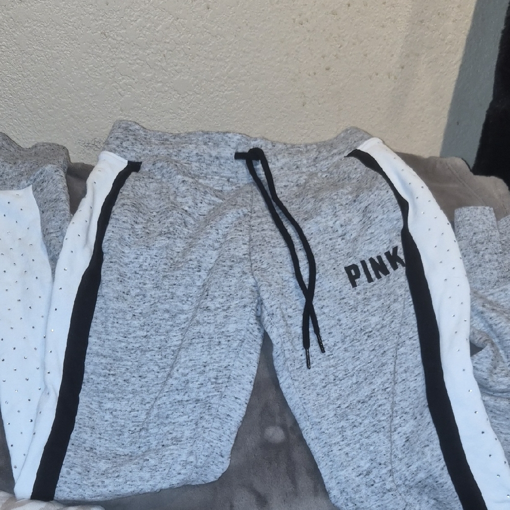 PINK Victoria's Secret xs Gray rhinestone Joggers